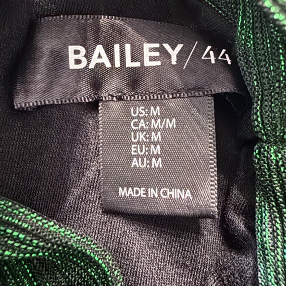 Bailey 44 Metallic Emerald Mock Neck Pleated Top Women’s Mediu - Picture 3 of 7